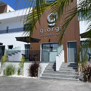 Giorgis Luxury דירה